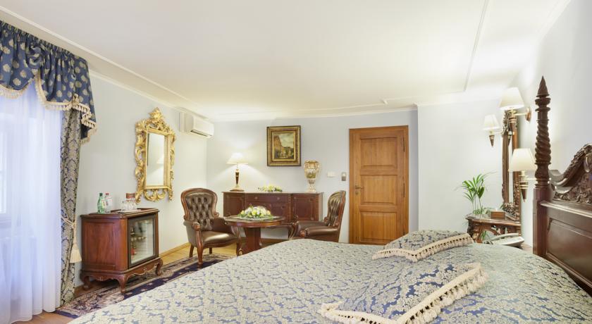 U Prince Hotel