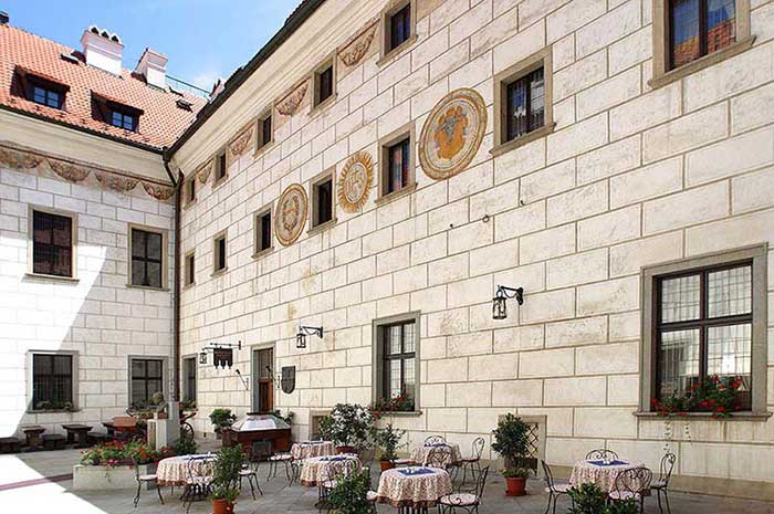 Ruze Hotel