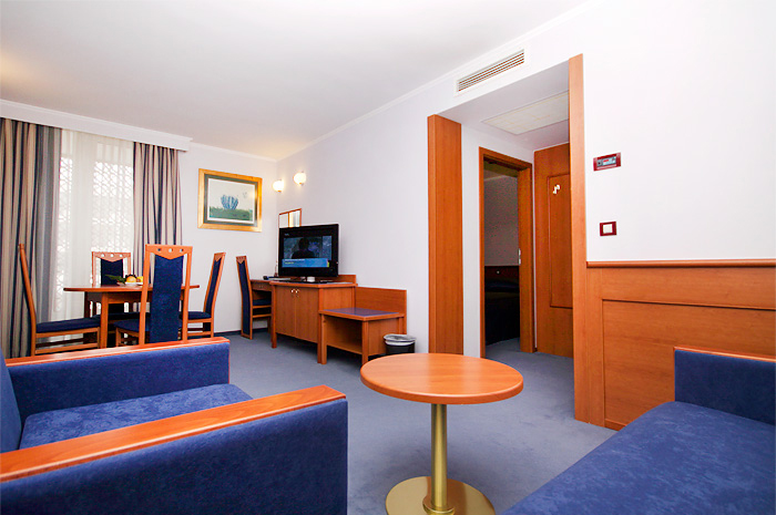 Kolovare Hotel