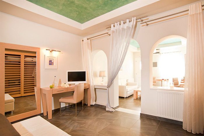 Petit Palace