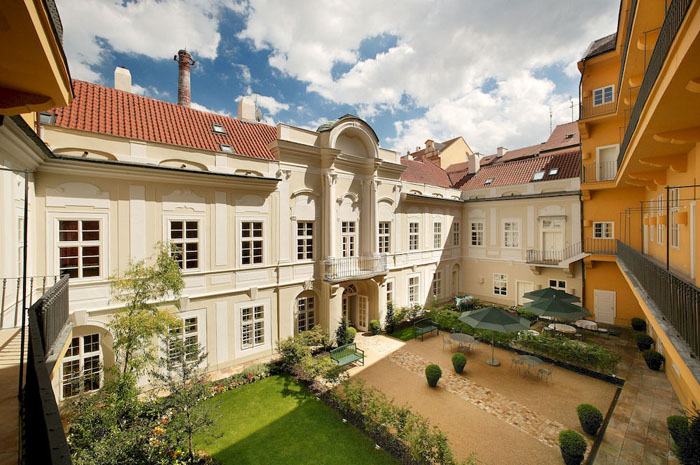 Pachtuv Palace