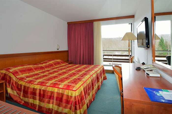 Jezero Hotel