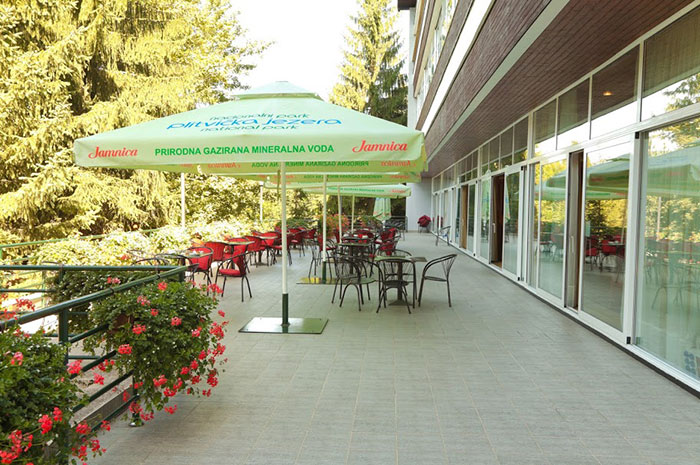 Jezero Hotel