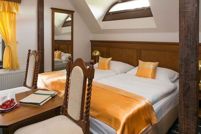 Gold Hotel