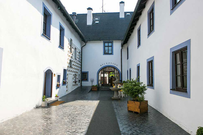 Gold Hotel
