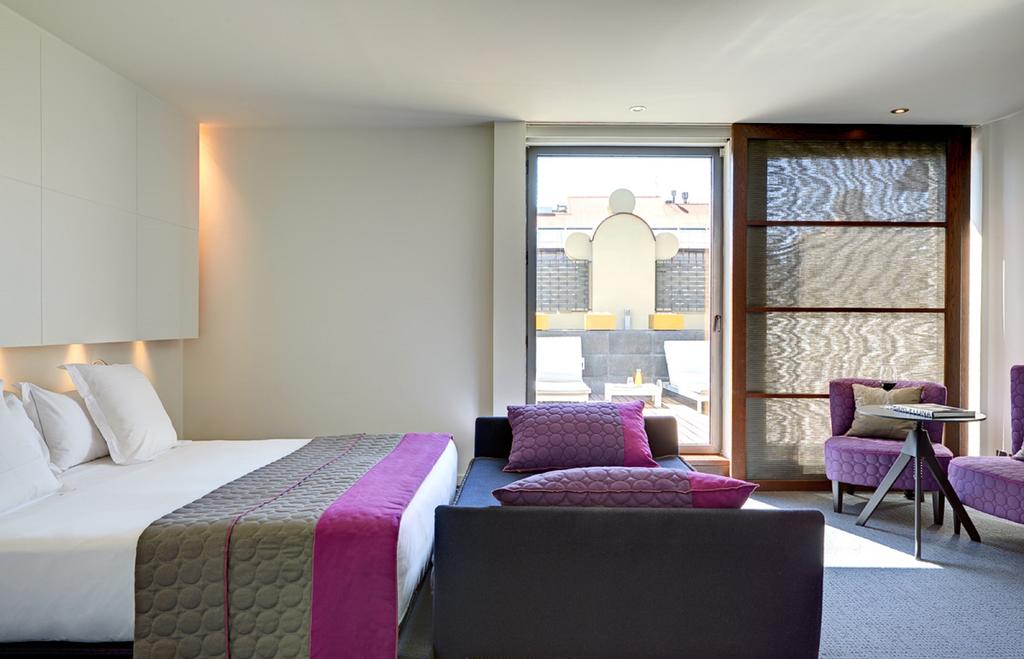Hotel Sixty Two