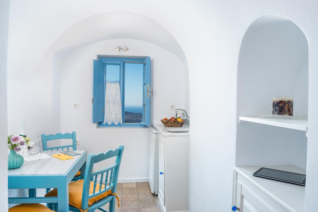 Pantelia Suites