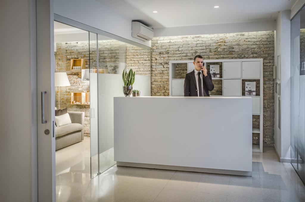 Eric Vokel Bcn Suites