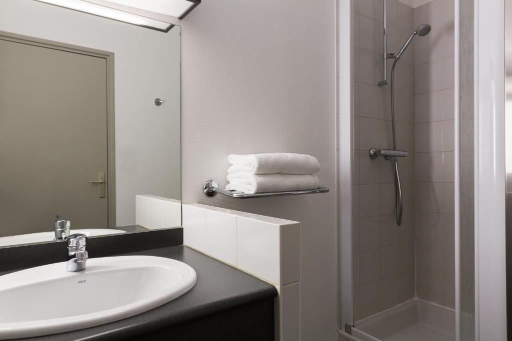 Hotel The Originals Evian-Les-Bains Alize