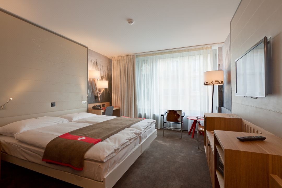 Hotel Agora Swiss Night by Fassbind